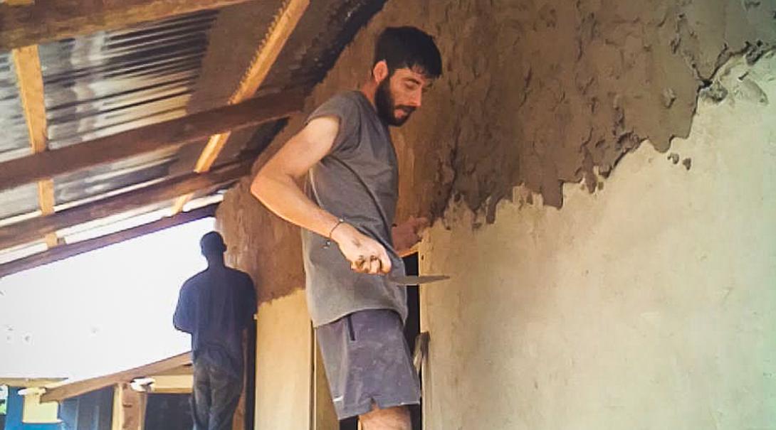 Projects Abroad volunteer helps build a new classroom in Akuapem, Ghana Projects Abroad volunteer helps build a new classroom in Akuapem, Ghana